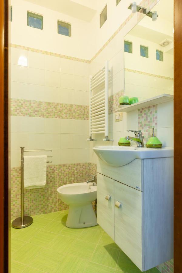 Blundo Family Apartment By Wonderful Italy Napoli Bagian luar foto